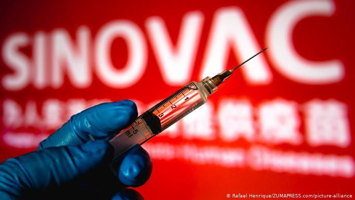 Власти закупят 400 000 доз вакцины китайского производителя SINOVAC.
