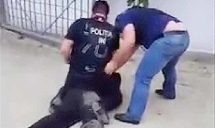 Мужчина заставлял детей заниматься попрошайничеством.