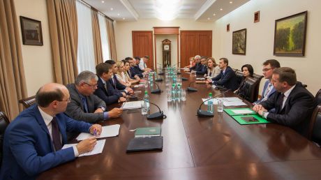 Natalia Gherman a convocat prima şedinţă de lucru cu membrii Cabinetului de miniştri în exerciţiu. Foto: gov.md