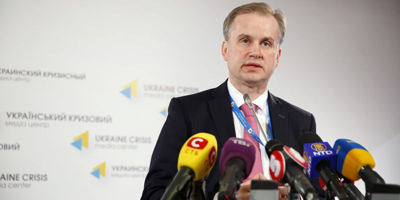 Он отметил, что Украина видит в нашей стране надежного европейского союзника.