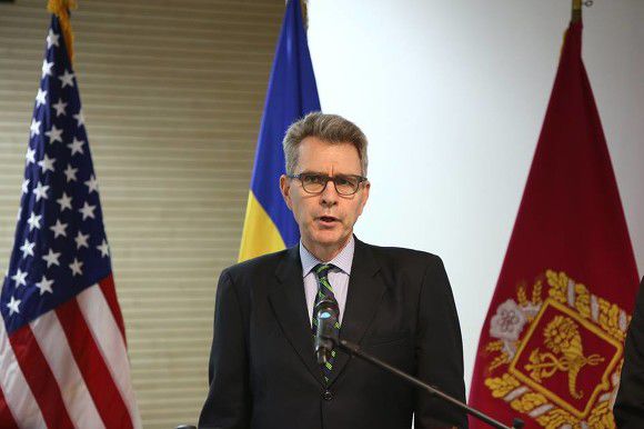Дипломат отметил, что Россия пытается навязать образ Украины как коррумпированной страны.
