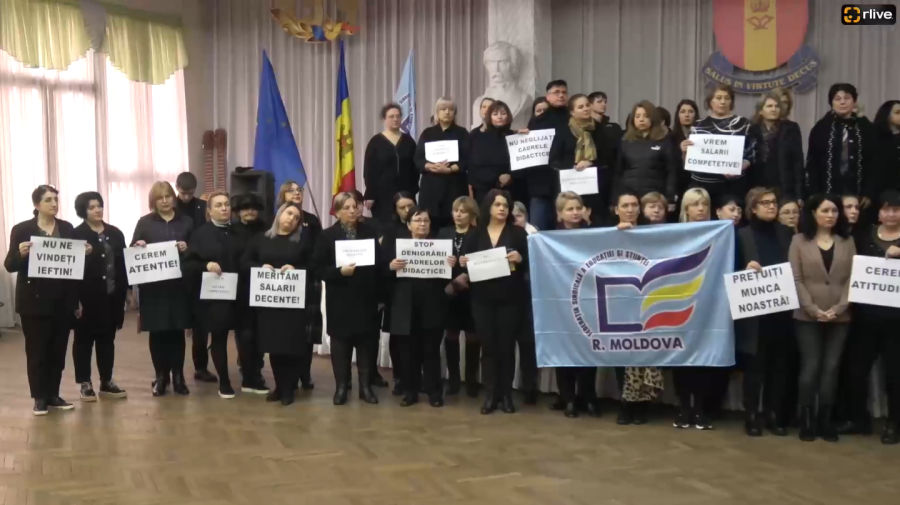 Учителя Молдовы могут выйти на протест.