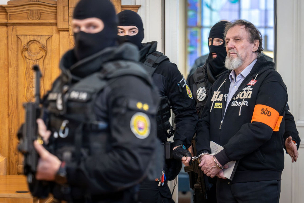 Суд приговорил совершившего покушение на Фицо к 21 году лишения свободы.