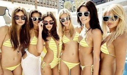 Что касается роли девушки, то 48% поддерживали брюнеток, каждый четвертый - блондинок, а 27% не могли определиться с выбором. 