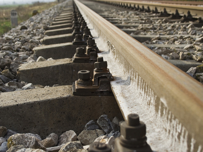 Trei persoane, probabil cetăţeni români, au murit după ce au fost lovite de tren în Italia (Imagine: Shutterstock)