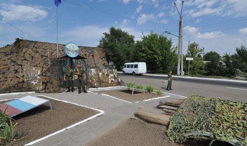 B период пасхальных праздников и дней поминовения, помимо постоянно действующих пунктов пропуска, будут работать и дополнительные временные.