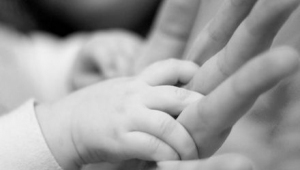 Pentru a fi evitate traumatismele la copiii mici, spaţiul în care se află trebuie să fie sigur/imagine: jurnal.md