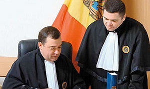 În declarația de avere a lui Namașco se precizează că soacra acestuia i-a donat fiicei sale 50 de mii de euro și un apartament estimat la 12 mii de dolari.