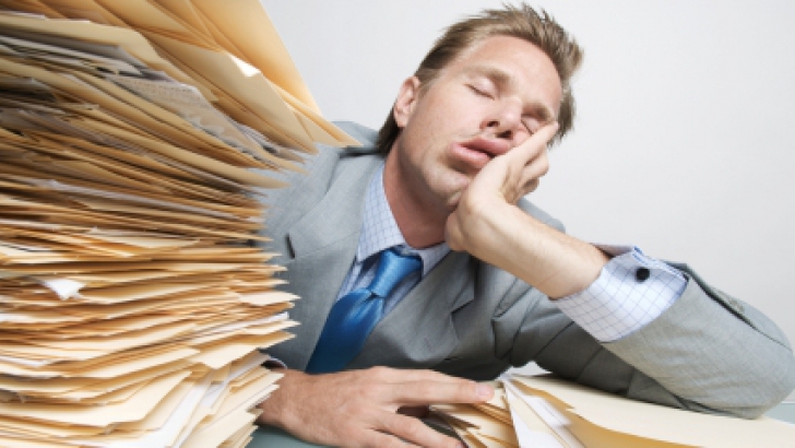 Autorul studiului, economistul David Rosnick, a explicat că această corelaţie poate fi atribuită faptului că în numeroase întreprinderi consumul de energie este foarte mare. 
