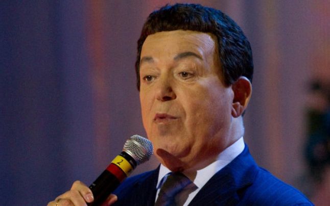 Kobzon a calificat drept stupidă iniţiativa de a declara 9 mai zi de doliu. 
