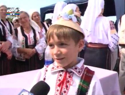В селе  Meрень состоялся фестиваль в котором приняли участие 12 художественных коллективов, из 5 районов.