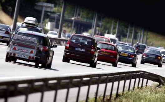 Parlamentul a adoptat în a doua lectură proiectul de lege care prevede aceste majorări.