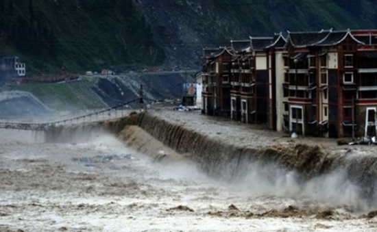 Cel puţin 40 de persoane au fost îngropate de alunecările de teren din China.