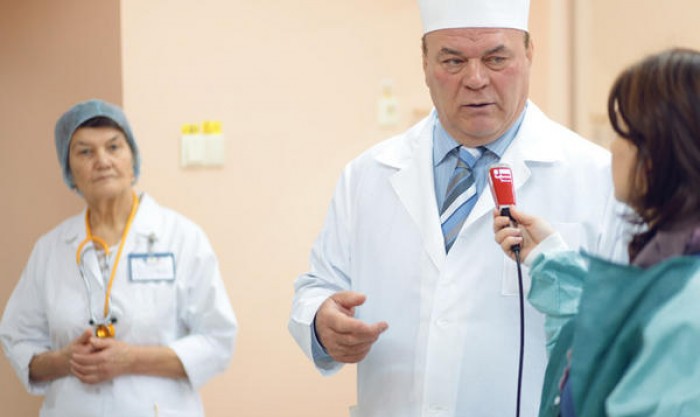 Nicolae Starciuc, spune că va procura ustensilele medicale necesare.