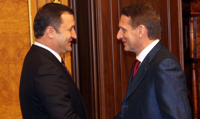 ”Ar fi nerezonabil din partea noastră să refuzăm beneficiile oferite de cooperarea cu Europa”, a adăugat el.