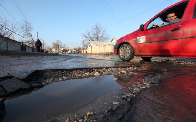 O nouă aplicaţie te va ajuta să întelegi, cât de periculoase sunt gropile din asfalt pentru maşina ta.