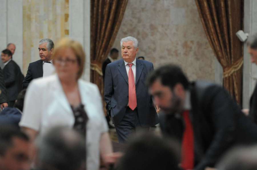  Fostul consilier prezidențial, Valeriu Reniță, susține că liderul Partidului Comuniștilor, Vladimir Voronin, trebuie să fie înlocuit cu altă persoană.