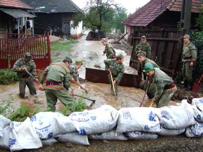 Peste 260 de gospodării din Bacău şi Buzău, inundate din cauza ploilor.