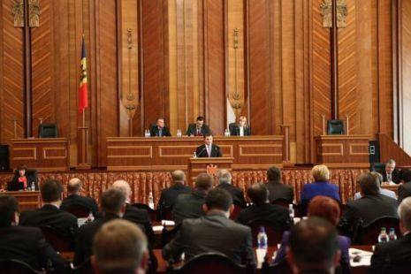 Parlamentarii a declarat vacant mandatul de membru al CNI 