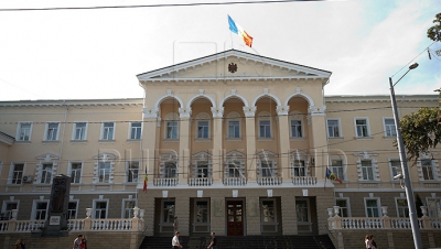 Printre prevederi se numără demilitarizarea unor funcţii, separarea poliţiei de controlul politic prin crearea Inspectoratului General al Poliţiei