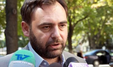 În opinia sa, cei care se află acum la guvernare se vor regăsi la închisoare deoarece crimele săvârșite de ei nu pot fi trecute cu vederea. 