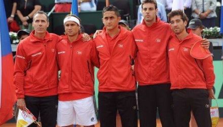 David Ferrer l-a întâlnit pe John Isner, în meciul patru al întâlnirii şi a câştigat cu emoţii scor 6-7, 6-3, 6-4,6-2. 