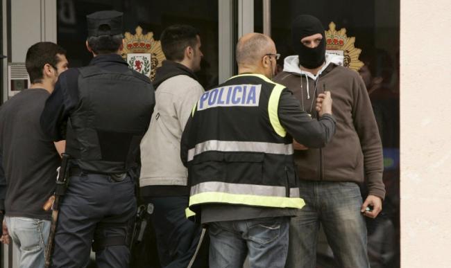 Într-un alt articol acelaşi portal a postat astăzi o informaţie detaliată desrpe posibilul comanditar al acestei crime, un alt „hoţ în lege” , Robşan Djaniev.