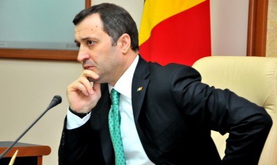 Судьба Филата в качестве премьер-министра решается в подковерной борьбе и закулисных интригах.