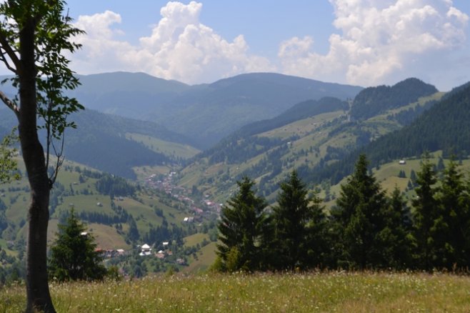 Un basarabean s-a apucat să cumpere munţii din România