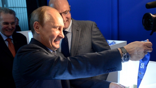 Preşedintele rus Vladimir Putin, se confruntă acum cu acuzaţii de corupţie şi costuri supraevaluate la 50 de miliarde de dolari.