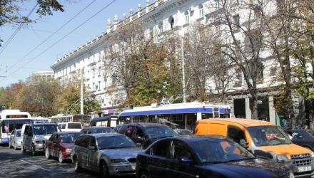 Premierul a ținut să dea un sfat celor care dețint automobile cu numele străine. 