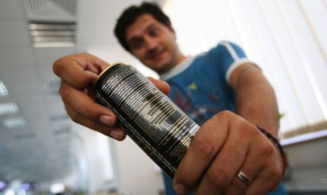 Printre efectele secundare ale băuturilor energizante se numără aritmia cardiacă şi hipertensiunea.