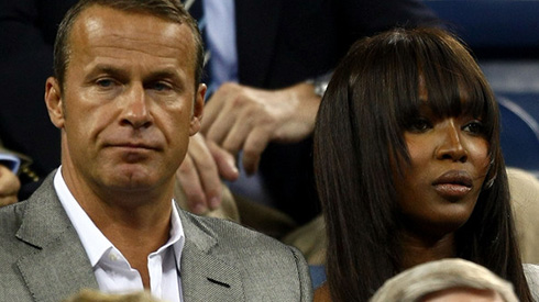În ciuda despărţirii lor, presa internaţională afirmă că Naomi Campbell îl va invita pe Vladislav Doronin (în vîrstă de 50 de ani), la petrecere.