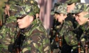 Солдат целый месяц не был на службе.