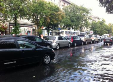 Ploaia torentiala de ieri seara, 10 iulie, a facut prapad in Capitala