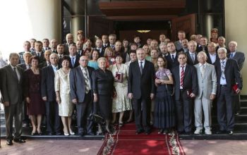 Nicolae Timofti a acordat astăzi, 13 septembrie, distincţii de stat unui grup de cetățeni