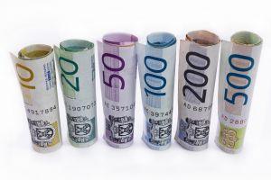 Aproape jumătate dintre aceştia anticipează o mişcare similară din partea Federal Reserve.