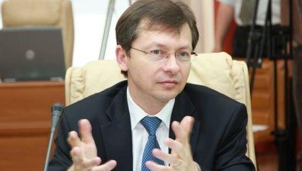 Negruță a declarat astăzi în cadrul unui briefing de presă că la indicația Guvernului, “subiectul respectiv iarăși este în discuție și suntem în încercarea de a găsi o soluție în cadrul alocărilor bugetare care există în 2013”.