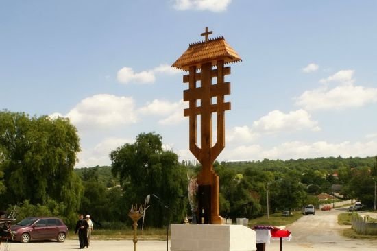 Политически-провокационный и даже националистический памятник в Оргееве.
