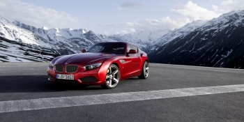 Conceptul BMW Zagato are o caroserie din aluminiu, lucrată manual, un acoperiș ”double bubble” și aripi proeminente. 