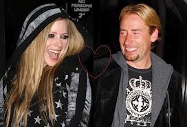 Аврил Лавин выходит замуж за вокалиста музыкальной группы Nickelback Чада Крюгера. 