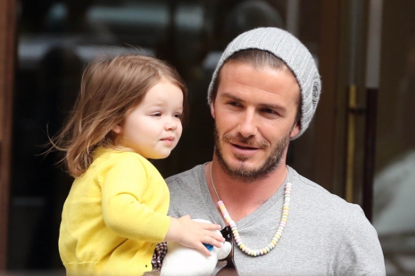 Cei mai multi dintre cei 400 de tineri intervievati in cadrul sondajului l-au ales pe Beckham drept cel mai potrivit model de tata