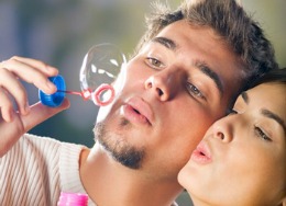 4. Pentru ca le sta bine cu par pe piept – unele dintre noi au fetisuri cu barbati… chiar foarte parosi!