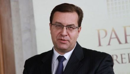 Acum, întrebarea nu mai e de ce a plecat Lupu, ci de ce a plecat atât de târziu? A fost naiv? 