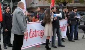 Socialiștii au amintit că au început colectarea semnăturilor pentru organizarea referendumului de demitere a primarului Dorin Chirtoacă.