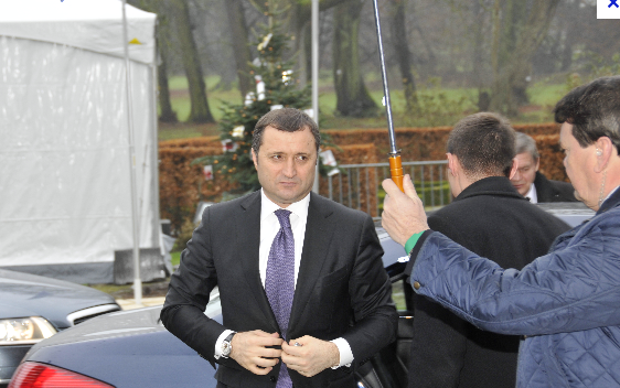 Премьер-министр РМ Влад Филат отправился в понедельник с рабочим визитом в Польшу.