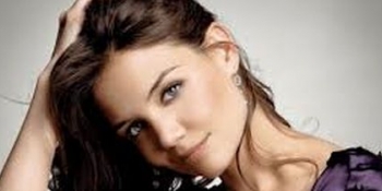  Actriţa Katie Holmes intenţionează să renunţe la cariera de la Hollywood pentru a deveni avocat.
