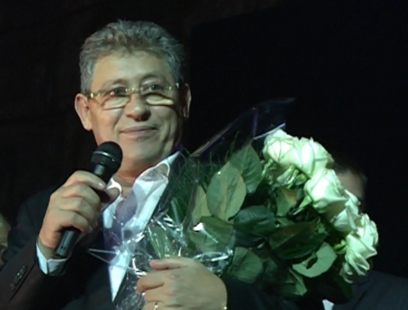 “Am să cumpăr un buchet mare  de trandafiri albi pentru cel care are grijă de Alianţă”, a spus Ghimpu.