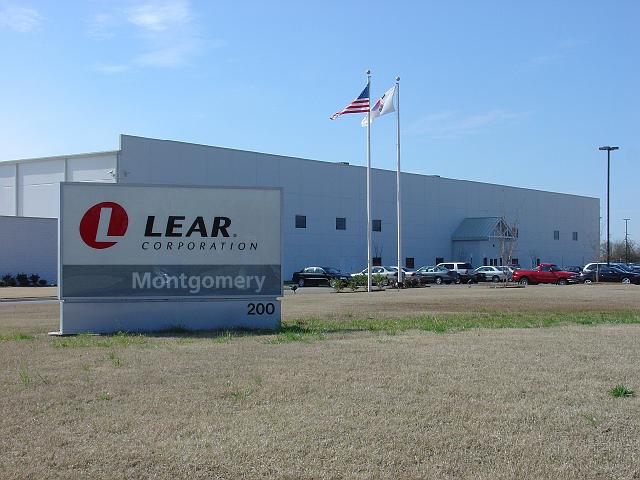 Американская компания Lear Corporation решила открыть фабрику по пошиву чехлов для автомобилей в Румынии, а не в Молдове. Фото: rogerswillard.com