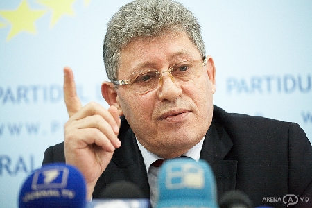 Mihai Ghimpu susţine că Bodişteanu trebuia să fie demis mai demult: „Întrebaţi-l pe Bodişteanu, dacă e sincer, el trebuia să fie eliberat mai înainte şi ştia despre aceasta.